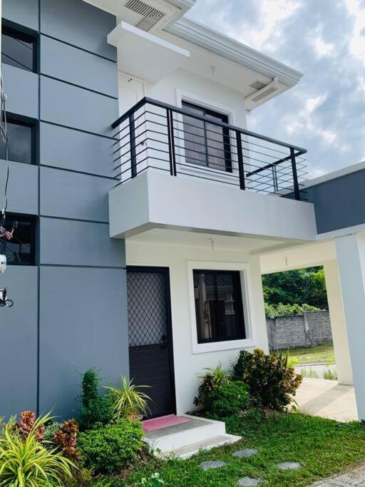 Cozy Home At A Private Subdivision Abucay Buitenkant foto