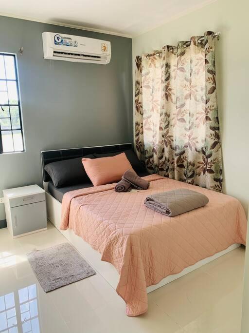Cozy Home At A Private Subdivision Abucay Buitenkant foto